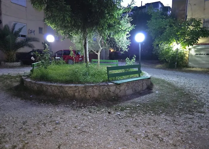 R&r Mali Robit Golem (Tirana)